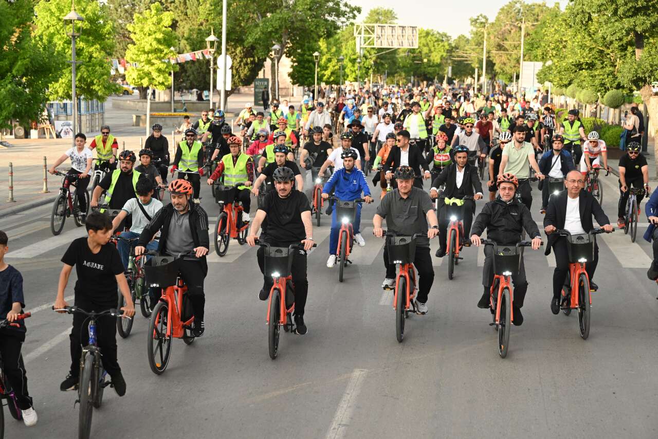 Avrupa Bisiklet Başkenti Konya’da binlerce kişi pedal çevirdi 6